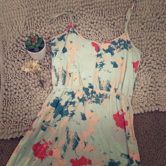 Like new Volcom Dress, size small - Picture 2 of 4